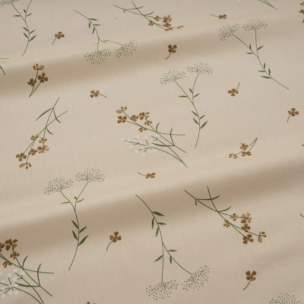 Ivory Delicate Wildflowers 250 TC Pure Cotton Bedsheet Set with Pillow Cover