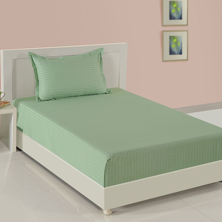 Green Garland Sonata Fitted Bed sheet